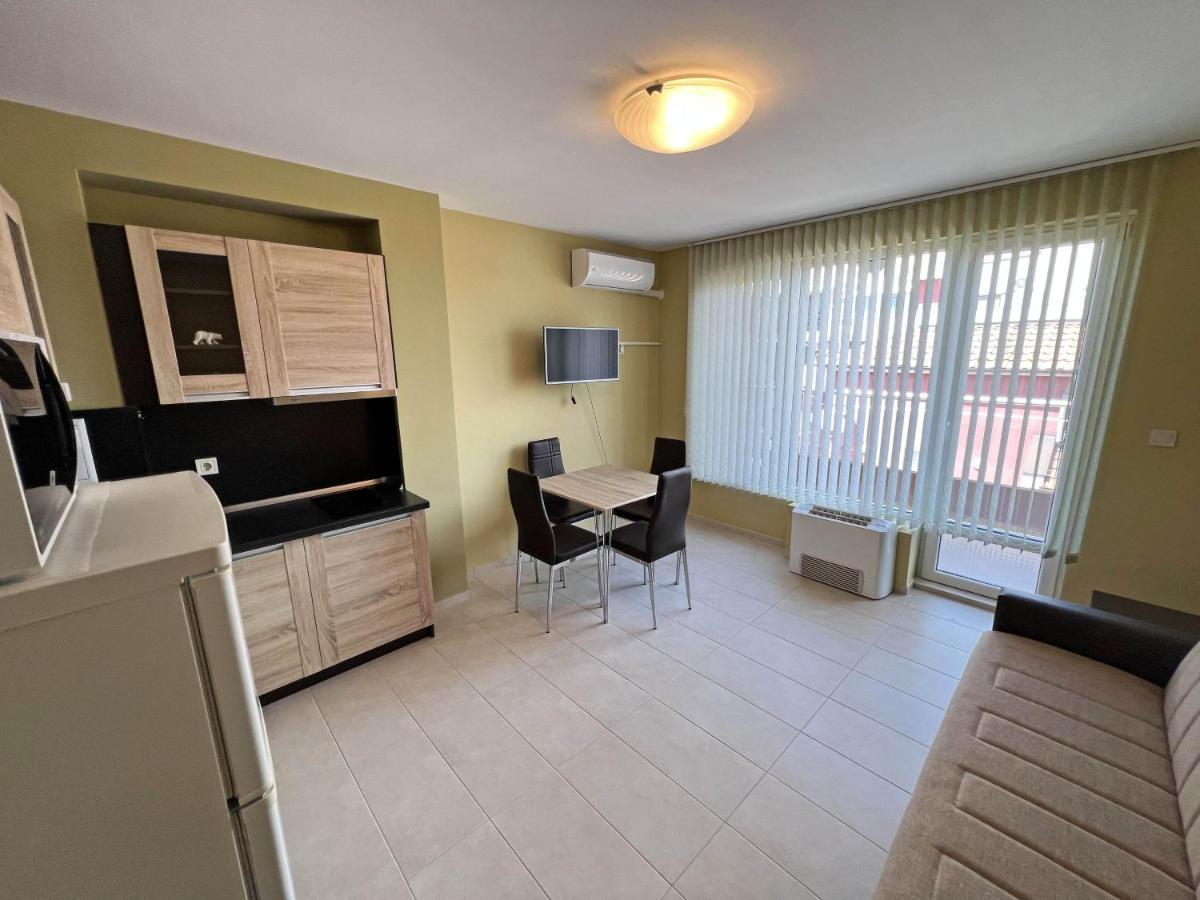 Valemar Apartments Pomorie Ngoại thất bức ảnh