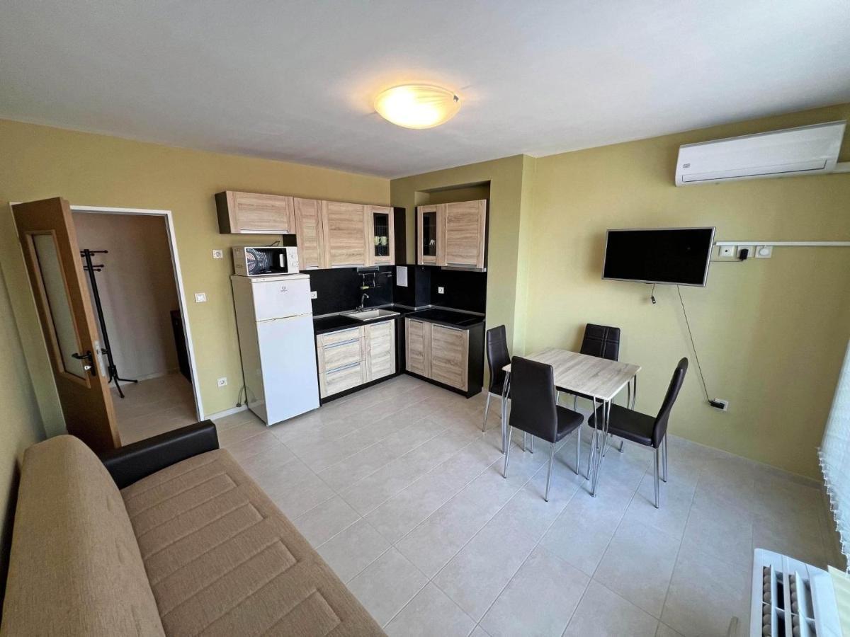 Valemar Apartments Pomorie Ngoại thất bức ảnh