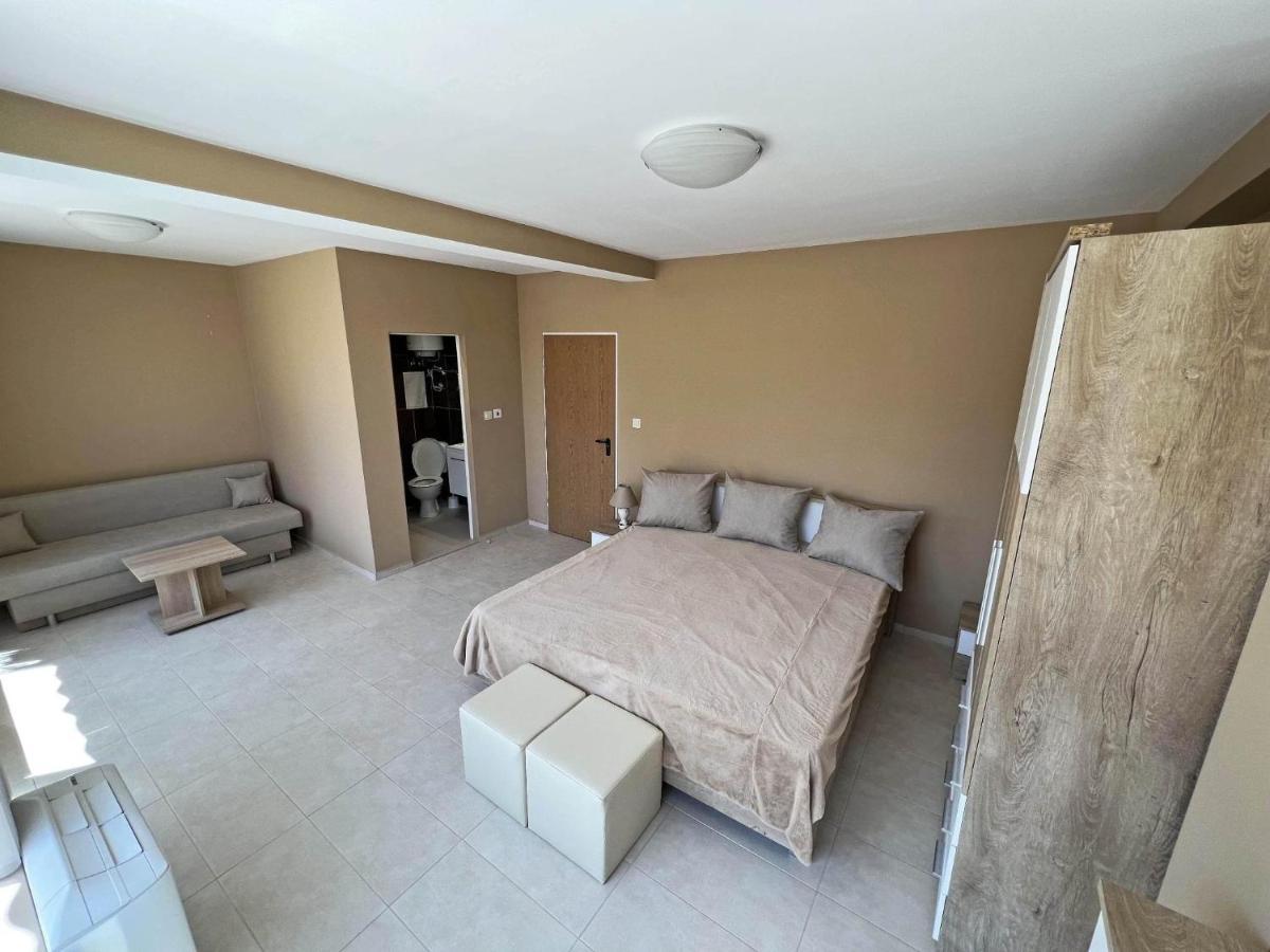 Valemar Apartments Pomorie Ngoại thất bức ảnh