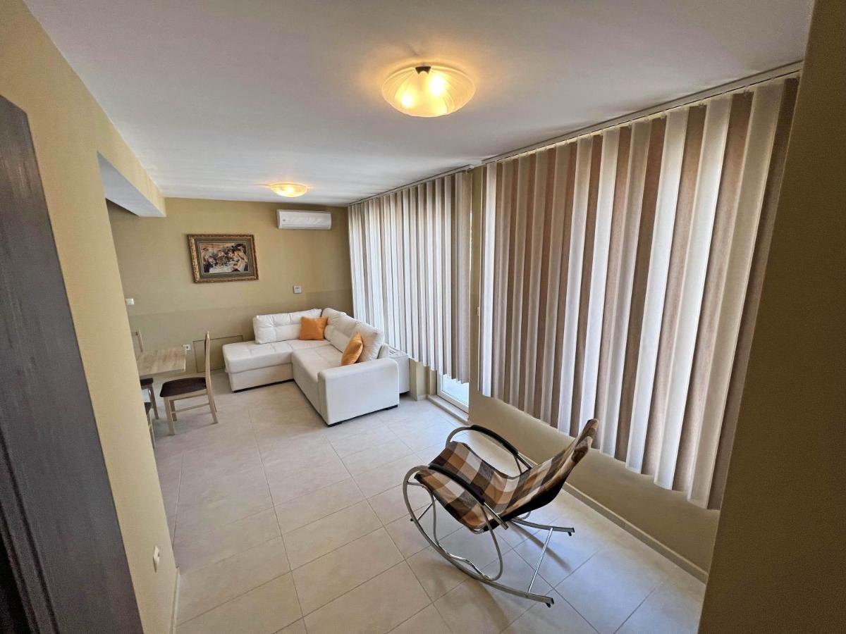Valemar Apartments Pomorie Ngoại thất bức ảnh
