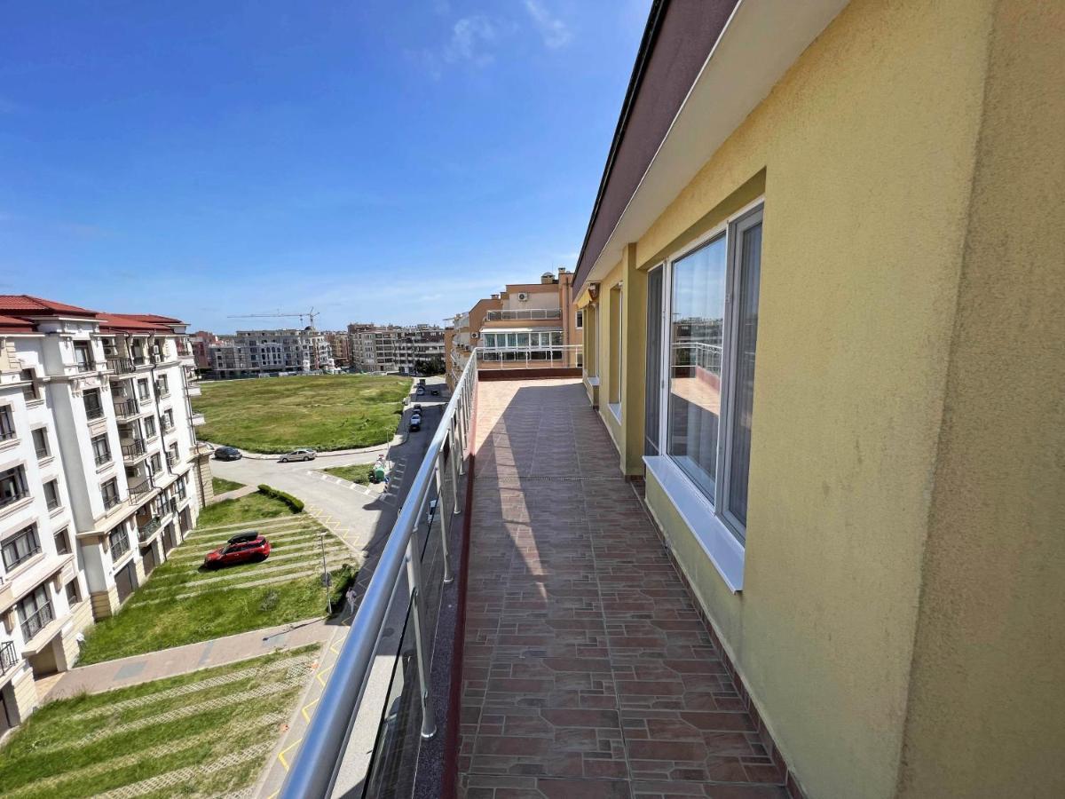 Valemar Apartments Pomorie Ngoại thất bức ảnh