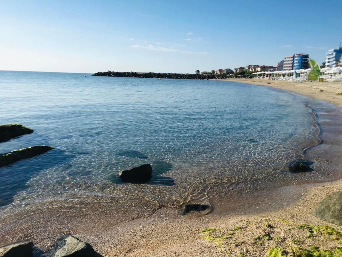 Valemar Apartments Pomorie Ngoại thất bức ảnh